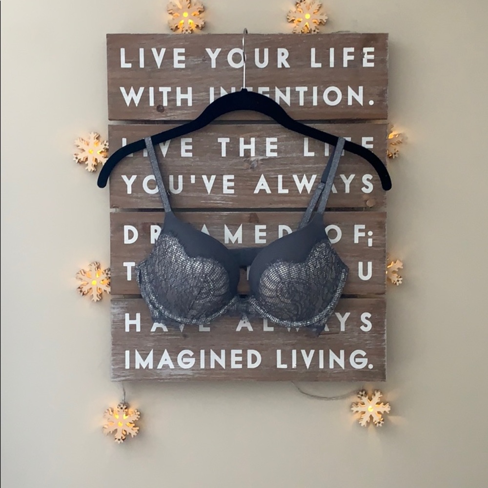 Victoria’s Secret dream angels bra